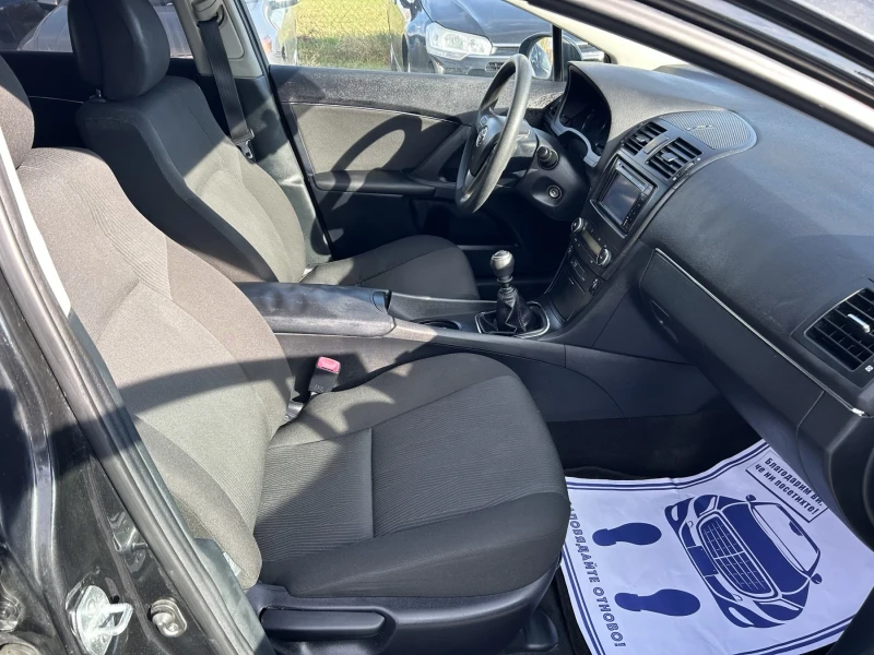 Toyota Avensis Бензин, снимка 9 - Автомобили и джипове - 52391647