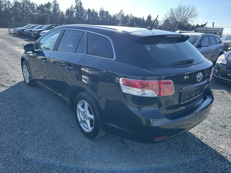 Toyota Avensis Бензин, снимка 7 - Автомобили и джипове - 52391647