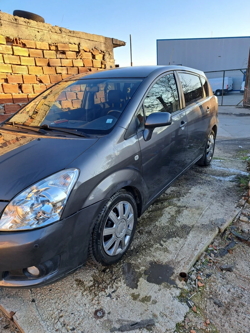 Toyota Corolla verso 2.2D4D, снимка 3 - Автомобили и джипове - 52792257