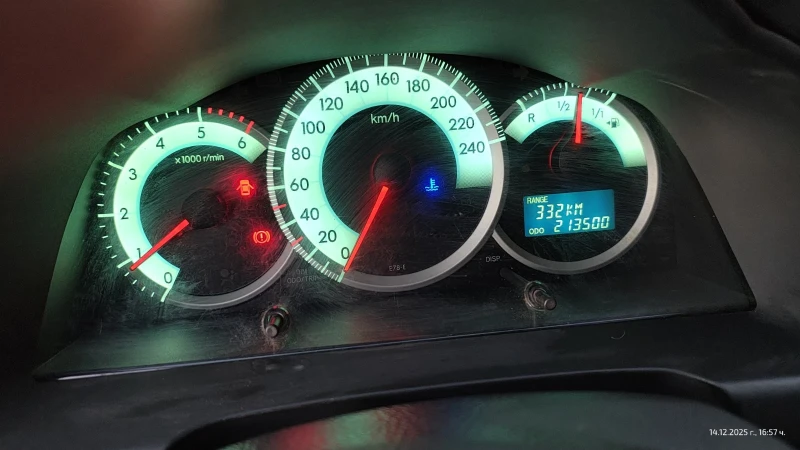 Toyota Corolla verso 2.2D4D, снимка 7 - Автомобили и джипове - 52792257