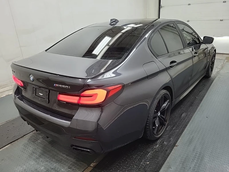 BMW 550 * M550I XDRIVE * CARFAX * БЕЗ ПЪРВОНАЧАЛНА ВНОСКА, снимка 3 - Автомобили и джипове - 52903469