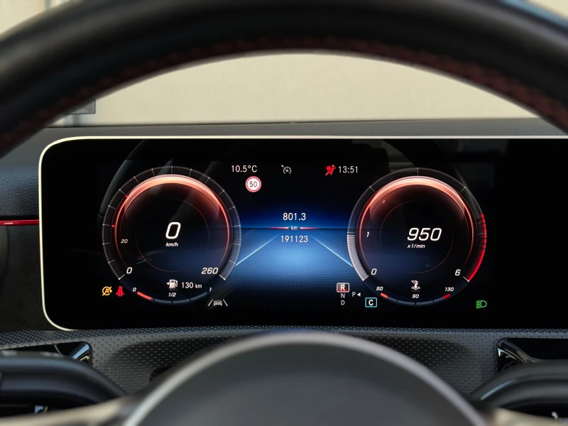 Mercedes-Benz A 180 AMG// Panorama// ПЪЛНА СЕРВИЗНА ИСТОРИЯ, снимка 13 - Автомобили и джипове - 52930542