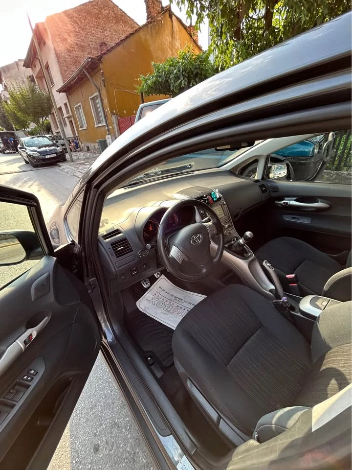 Toyota Auris  - изображение 9