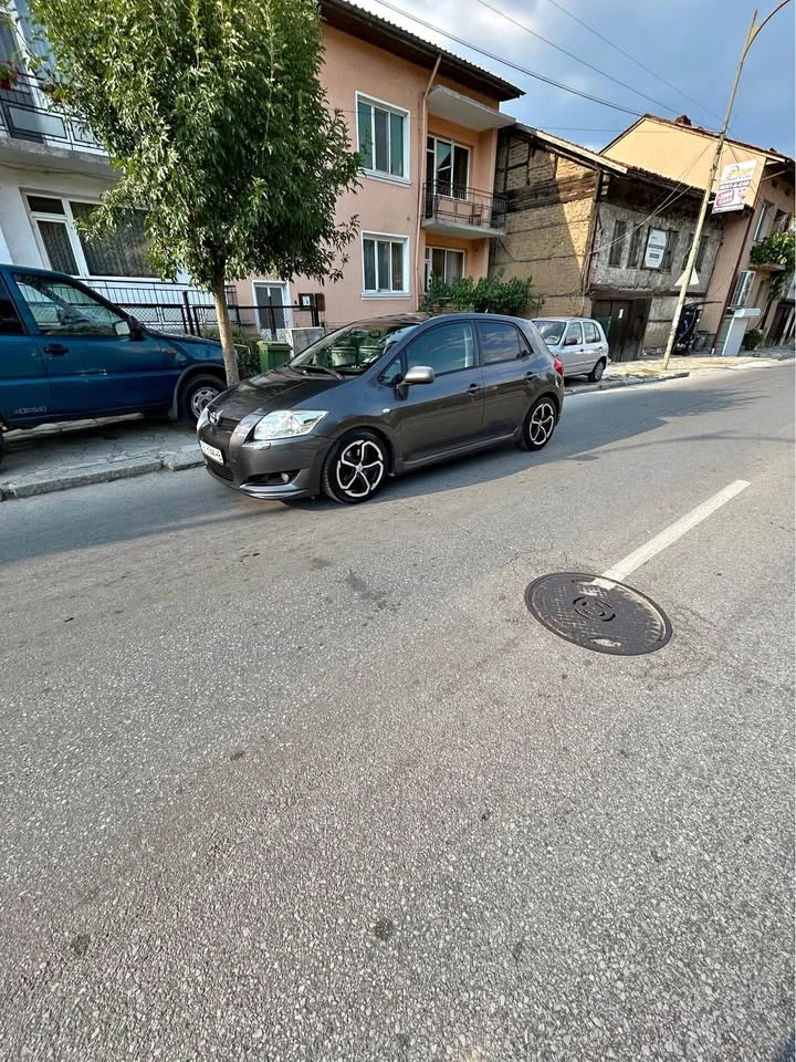 Toyota Auris  - изображение 5