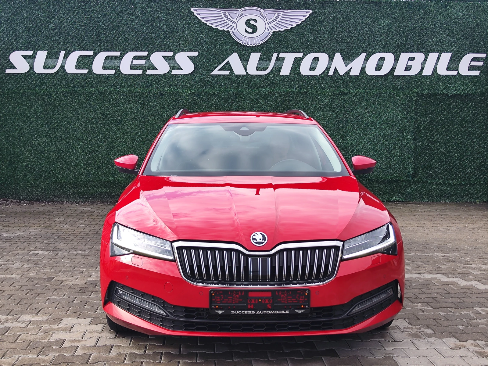 Skoda Superb K.LAUREN* 2.0* CAM* PODGREV* LINEASIST* DIST* LIZ | Mobile.bg   1