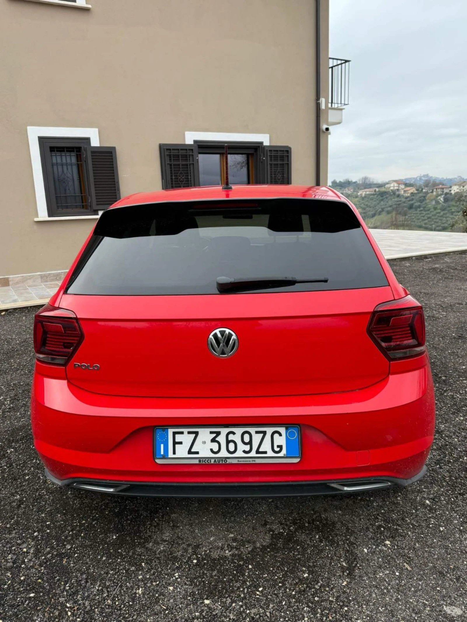 VW Polo 1.6TDI R-LINE - изображение 4