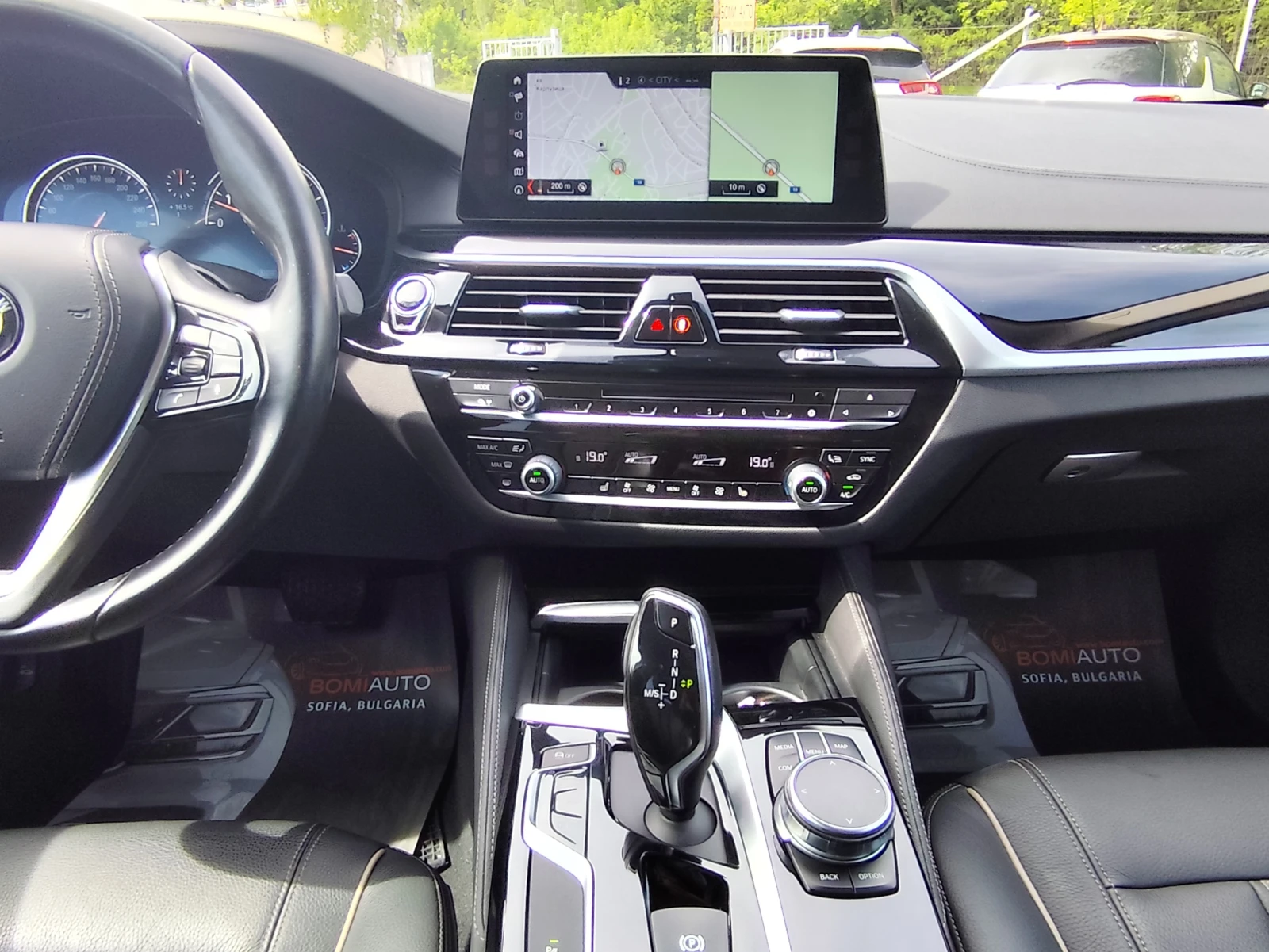 BMW 530 i* LUXURY* LED* АВТОМАТИК* HEAD-UP* NAVI* ПОДГРЕВ - изображение 9