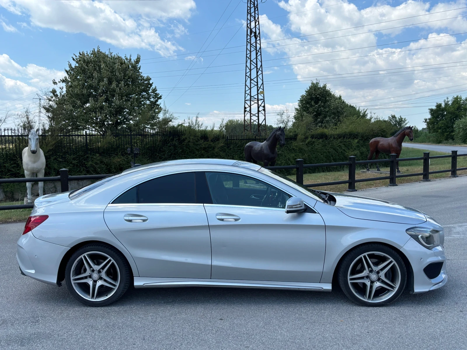 Mercedes-Benz CLA 220 AMG Line - изображение 6