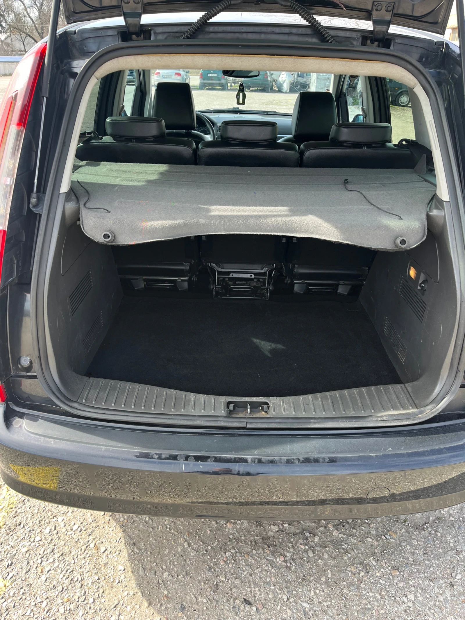 Ford C-max 1.8 TDCI TITANIUM, снимка 13 - Автомобили и джипове - 53751182