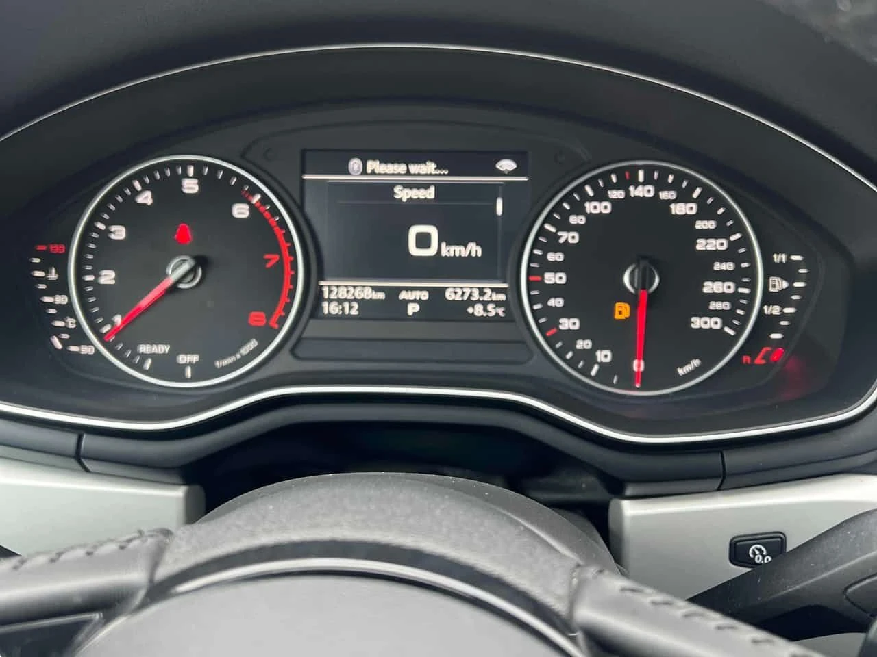 Audi A5 Komfort/CARFAX/ПАНОРАМА/ПОДГРЕВИ, снимка 8 - Автомобили и джипове - 54001669