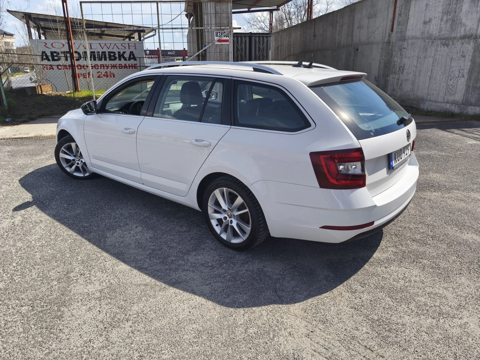 Skoda Octavia 1.5 Gtec, снимка 2 - Автомобили и джипове - 54042296