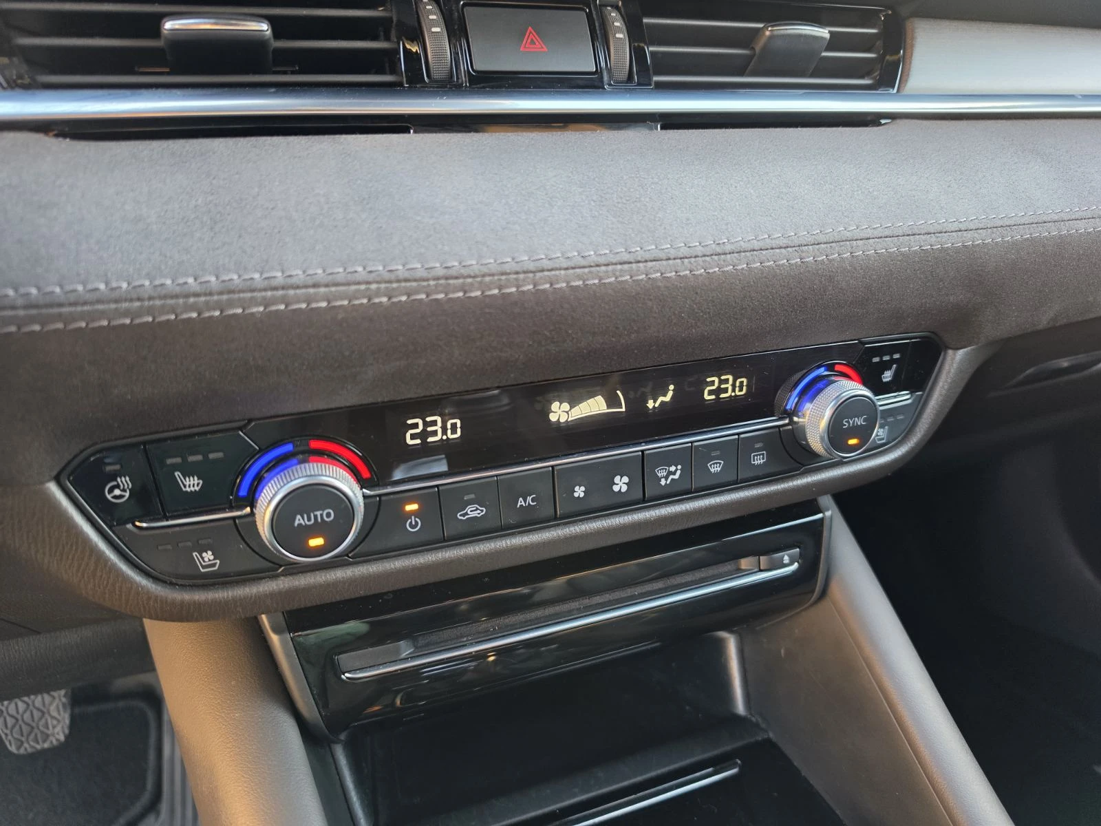 Mazda 6 2.2D * SKYACTIVE* , ЛИЗИНГ, СЕРВИЗНА ИСТОРИЯ , снимка 15 - Автомобили и джипове - 54548023