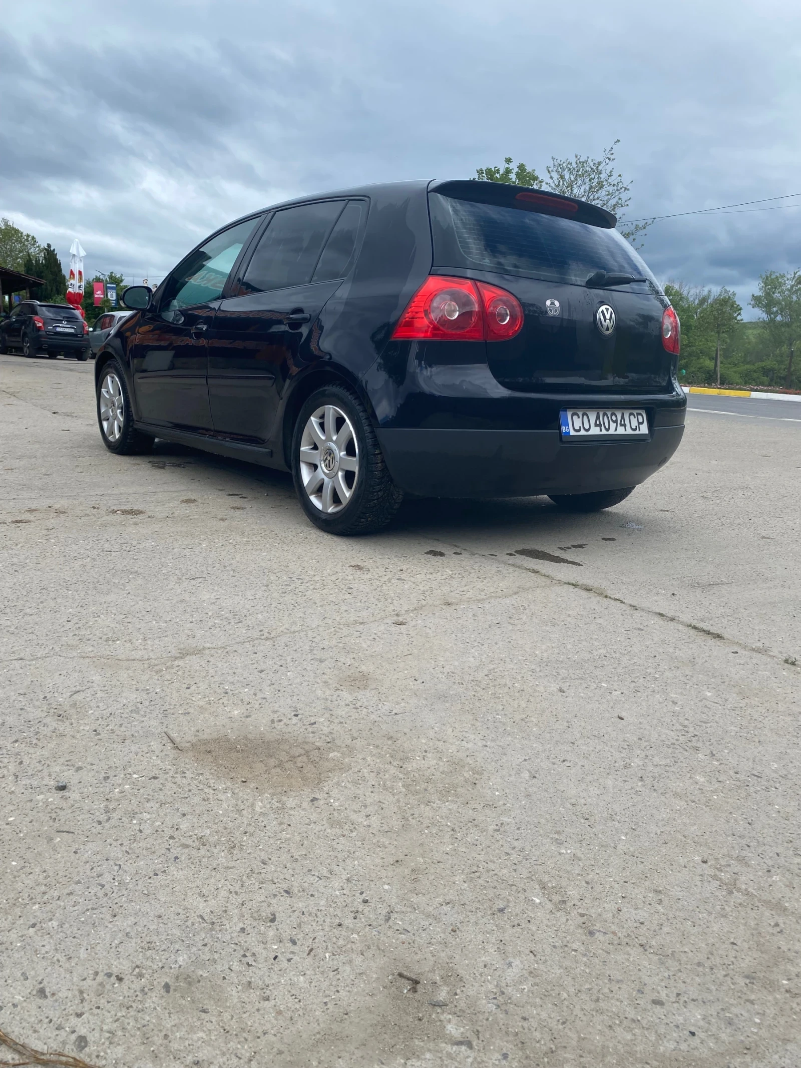 VW Golf 5, снимка 3 - Автомобили и джипове - 54597179