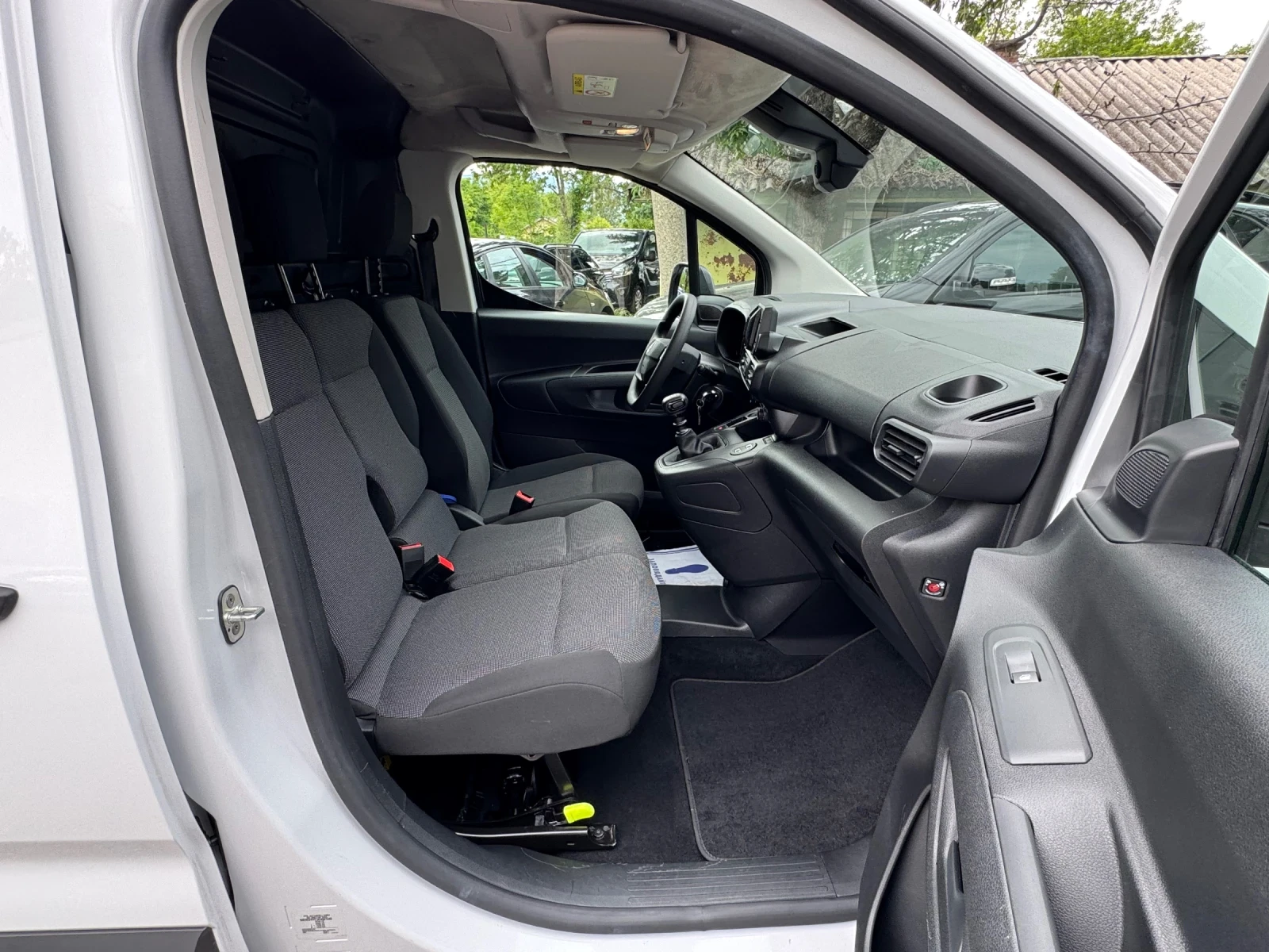 Opel Combo ���� ����! | Mobile.bg � ����������� 12