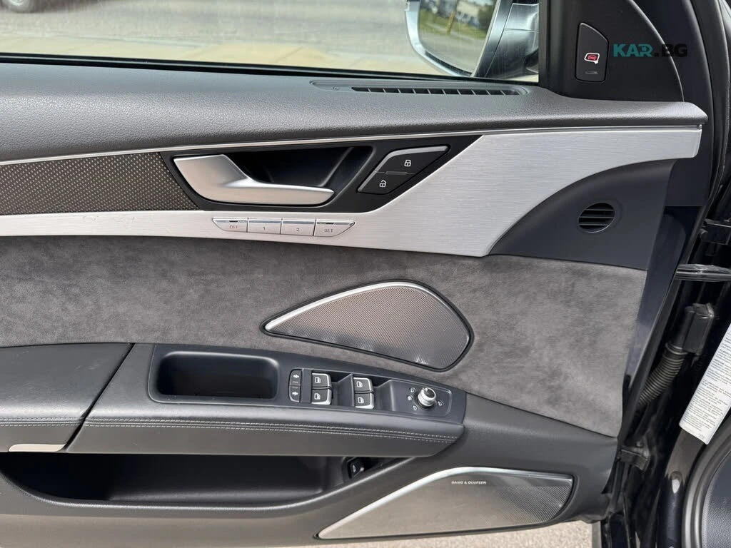 Audi S8 4.0T* АвтоКредит* (ЦЕНА ДО БГ), снимка 10 - Автомобили и джипове - 54947511