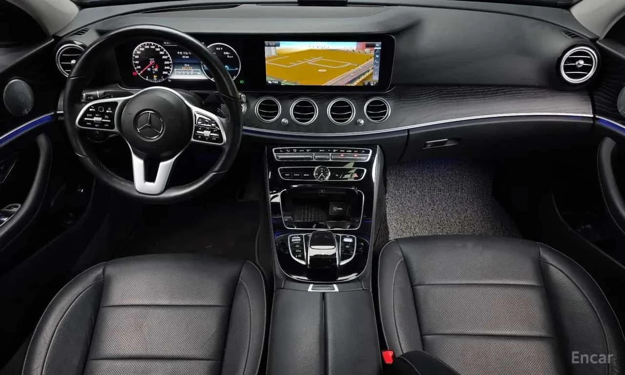 Mercedes-Benz E 300 4MATIC Avnatgarde * КРАЙНА ЦЕНА ДО БЪЛГАРИЯ * A, снимка 7 - Автомобили и джипове - 55571144