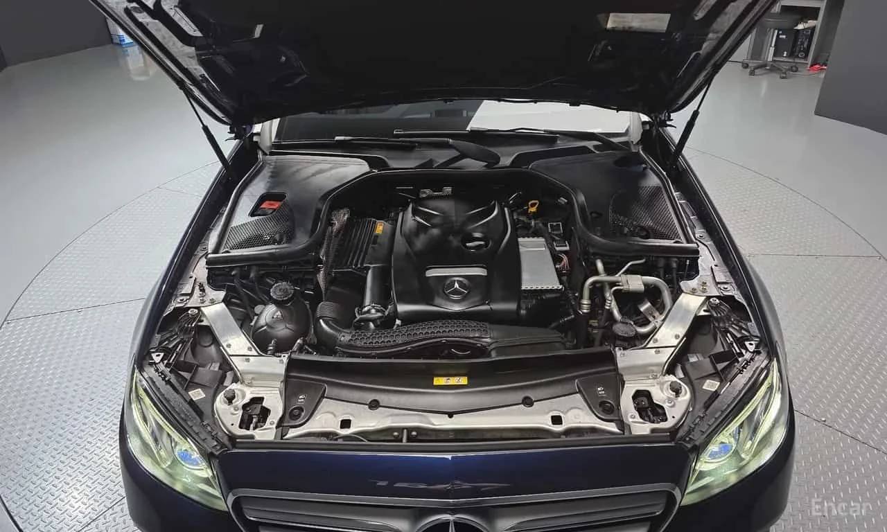 Mercedes-Benz E 300 4MATIC Avnatgarde * КРАЙНА ЦЕНА ДО БЪЛГАРИЯ * A, снимка 6 - Автомобили и джипове - 55571144