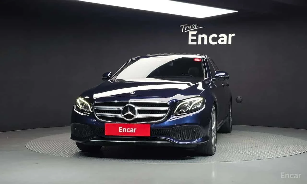 Mercedes-Benz E 300 4MATIC Avnatgarde * КРАЙНА ЦЕНА ДО БЪЛГАРИЯ * A, снимка 3 - Автомобили и джипове - 55571144