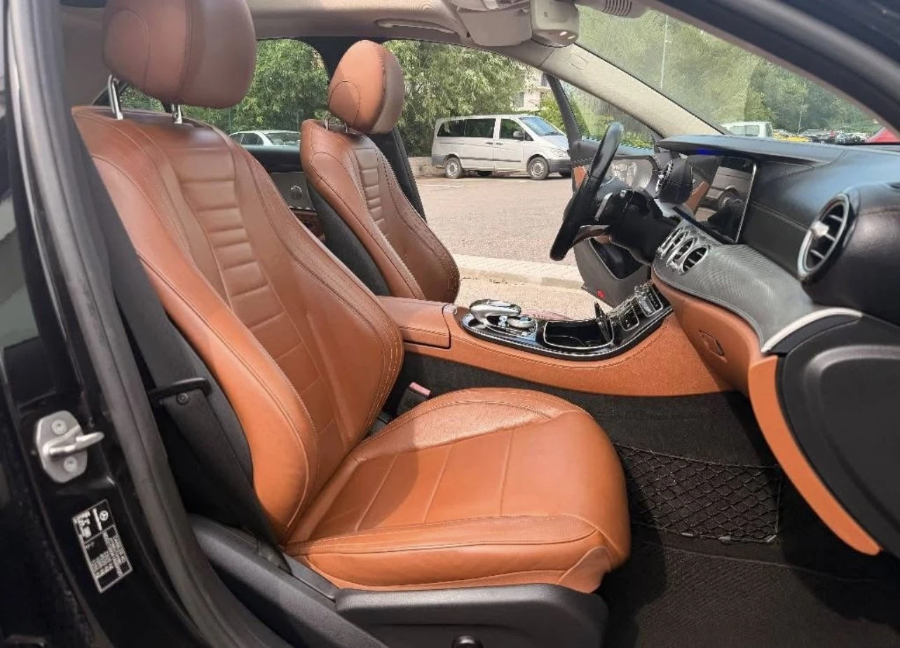 Mercedes-Benz E 220 D 4Matic FULL AMG 9G 2017 194HP, снимка 8 - Автомобили и джипове - 56185063