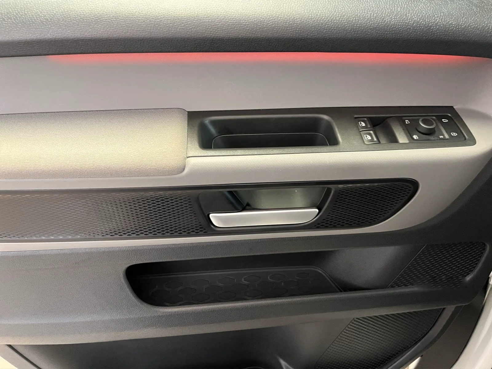 VW ID.Buzz 77kW* PRO* DISTR* CAM* KEYLESS* LED*  | Mobile.bg � ����������� 4