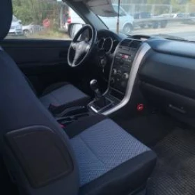 Suzuki Vitara 1.9 - изображение 8