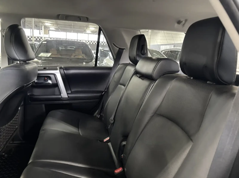 Toyota 4runner 2016 Toyota 4-Runner SR5, снимка 9 - Автомобили и джипове - 53035625