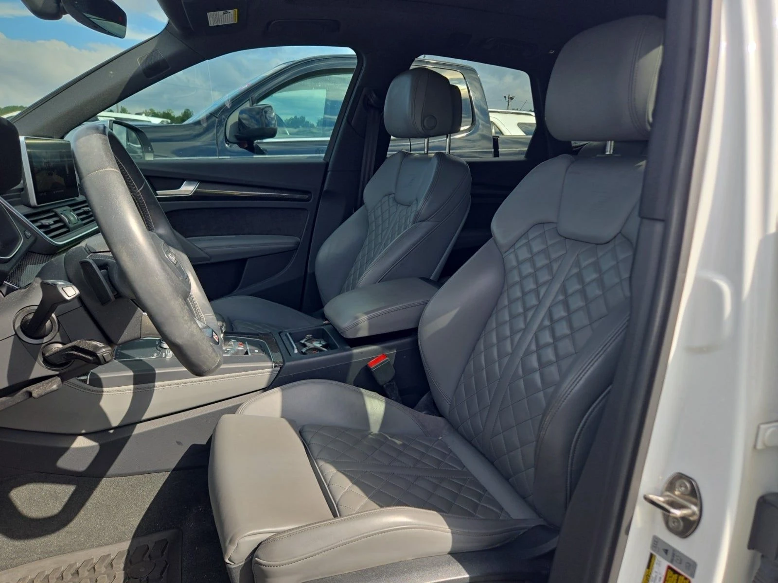 Audi SQ5 PRESTIGE* MATRIX* DISTRONIK* PANO* ОБДУХ* 8ZF* B&O - изображение 8
