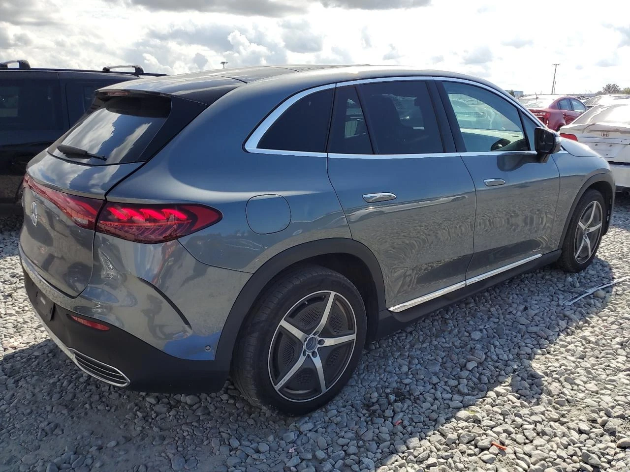 Mercedes-Benz EQE SUV 350+  - изображение 3