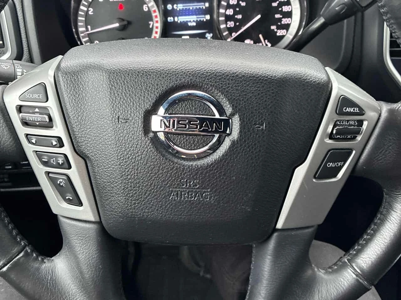 Nissan Titan crew cab * 4x4 * ПОДГРЕВ* КЕЙЛЕС* НАВИ* , снимка 14 - Автомобили и джипове - 53954874