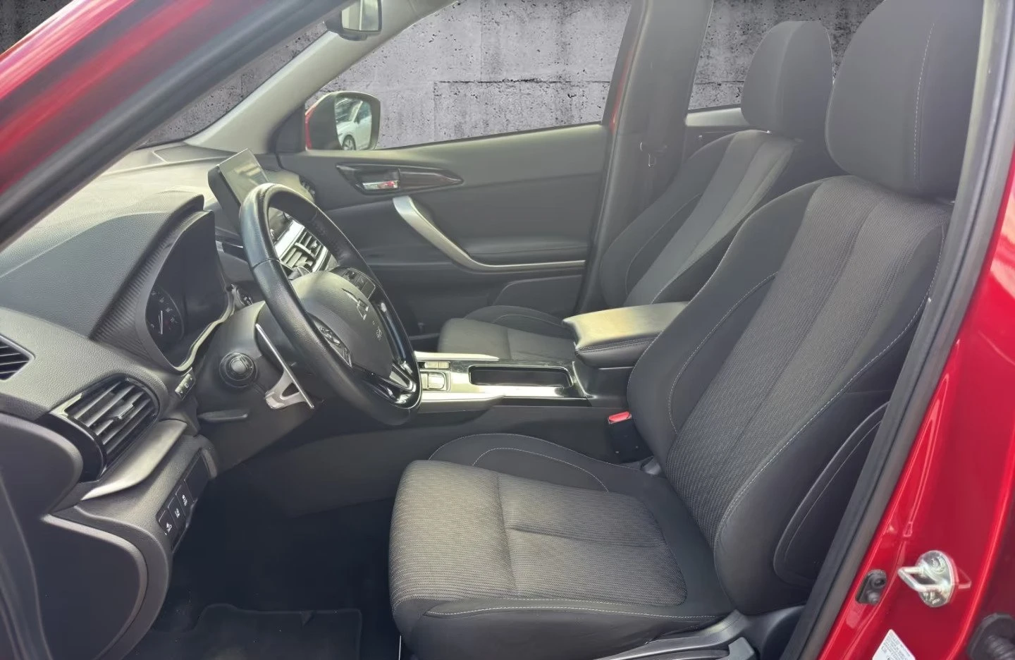 Mitsubishi Eclipse Cross PLUG-IN/4x4/CAMERA/188HP/ГАРАНЦИЯ/2.4/, снимка 5 - Автомобили и джипове - 54029983