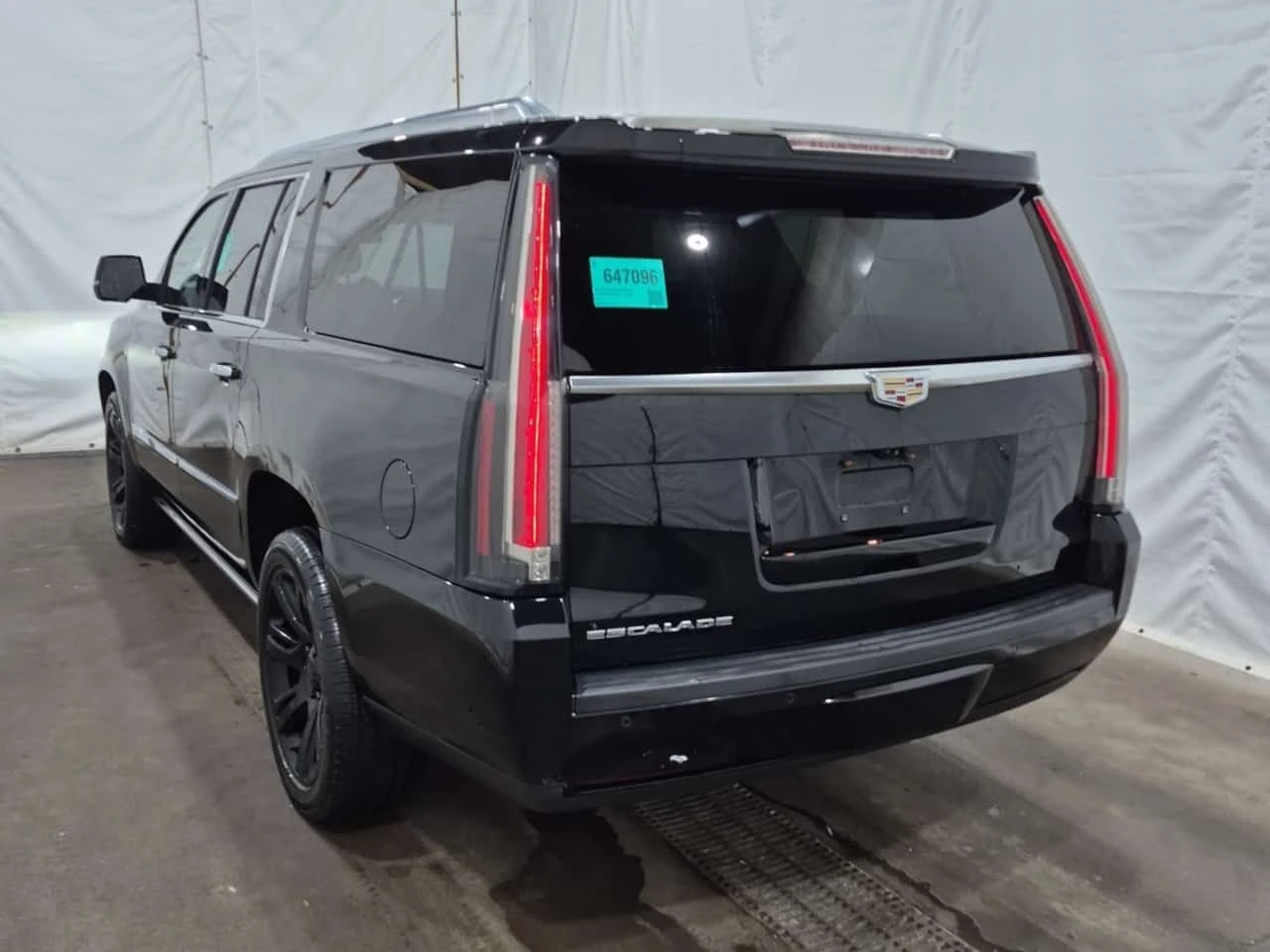 Cadillac Escalade PREMIUM LUXURY| HUD| ОБДУХВАНЕ| PANO| 7 МЕСТА| , снимка 4 - Автомобили и джипове - 54412145