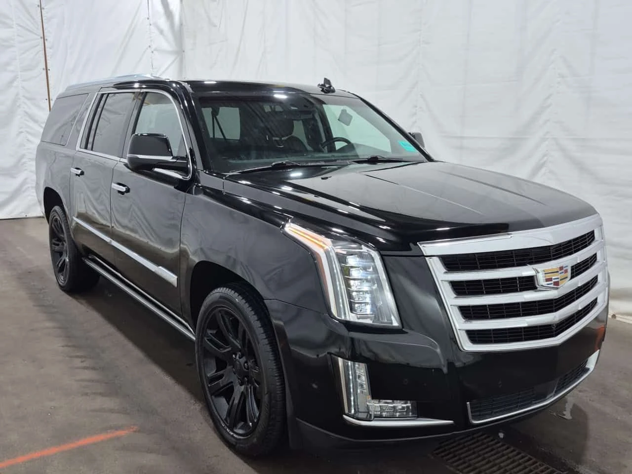 Cadillac Escalade PREMIUM LUXURY| HUD| ОБДУХВАНЕ| PANO| 7 МЕСТА| , снимка 2 - Автомобили и джипове - 54412145