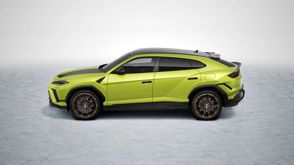 Lamborghini Urus SE PERFORMANTE/ NEW/ AKRAPOVIČ/ B&O/ HUD/ CER, снимка 2 - Автомобили и джипове - 55142373