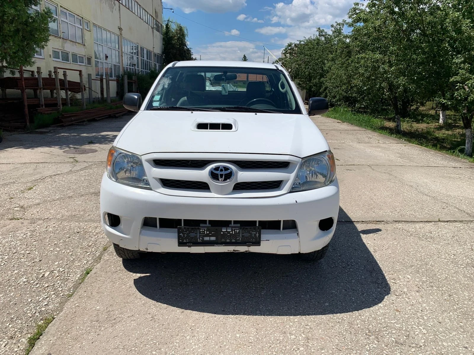 Toyota Hilux 2.5 Diesel 4x4 N1, снимка 2 - Автомобили и джипове - 55192293