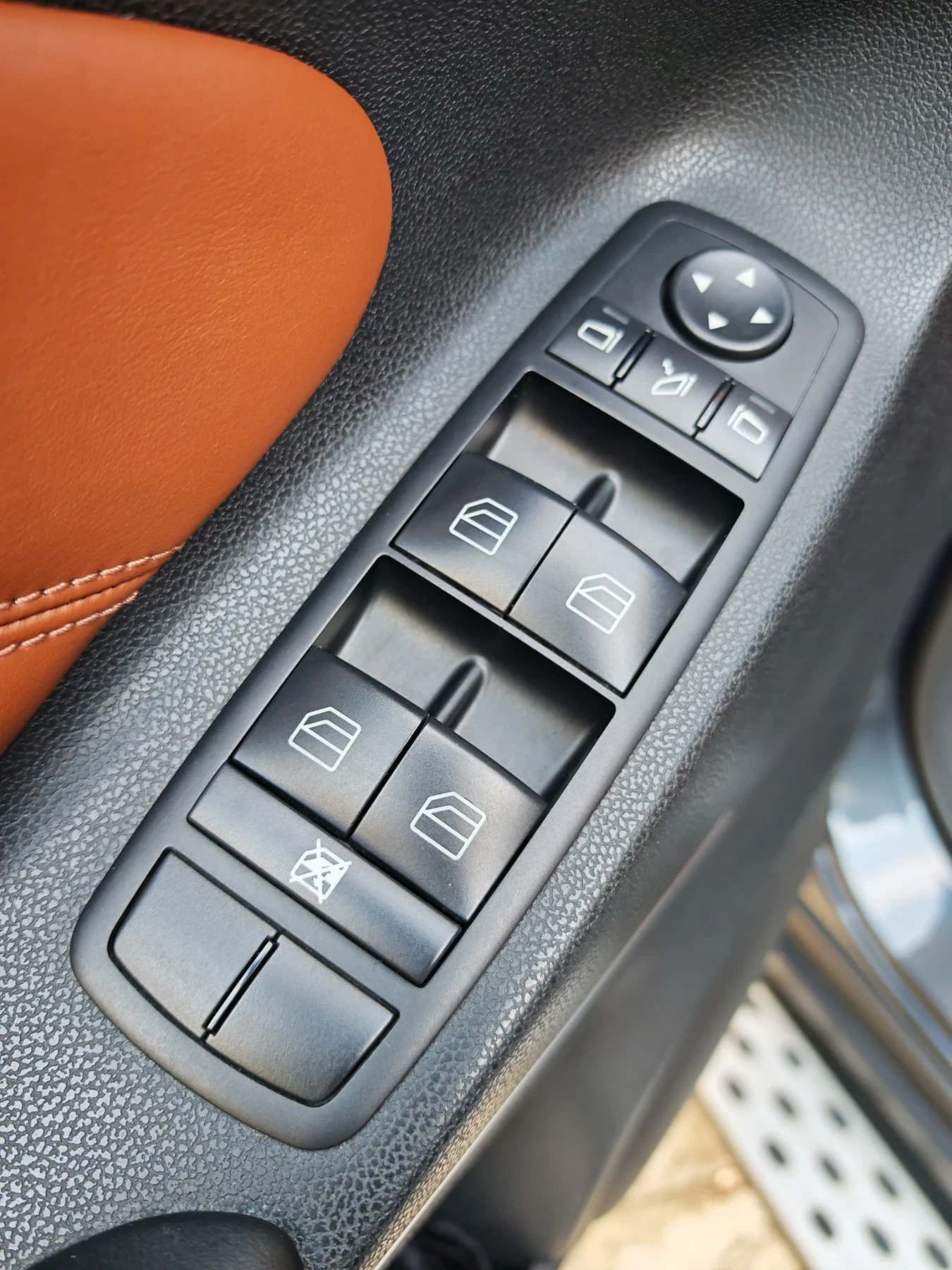 Mercedes-Benz ML 300, снимка 8 - Автомобили и джипове - 55792066