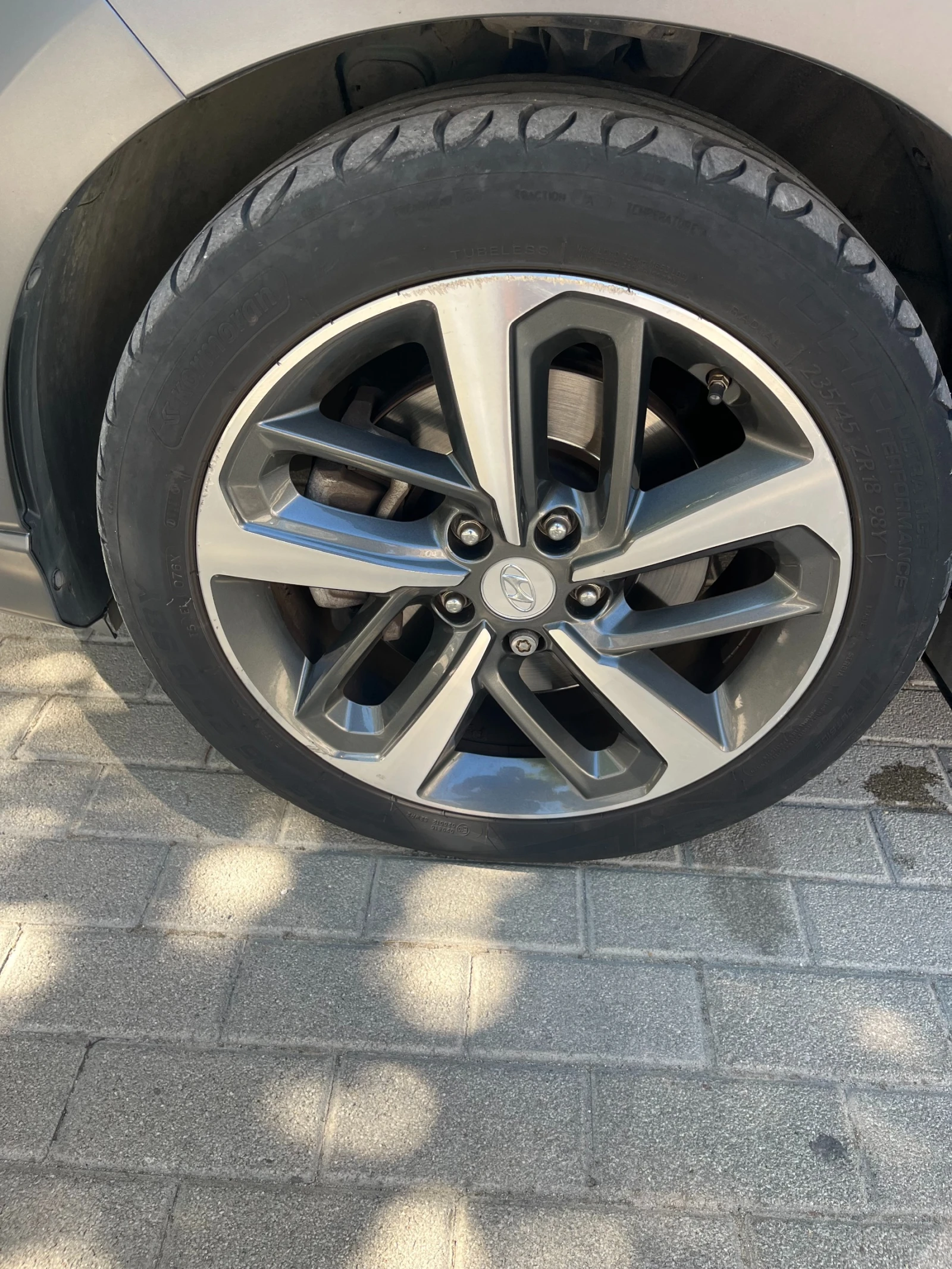 Hyundai Kona 1.6 T-GDI, снимка 9 - Автомобили и джипове - 56123974