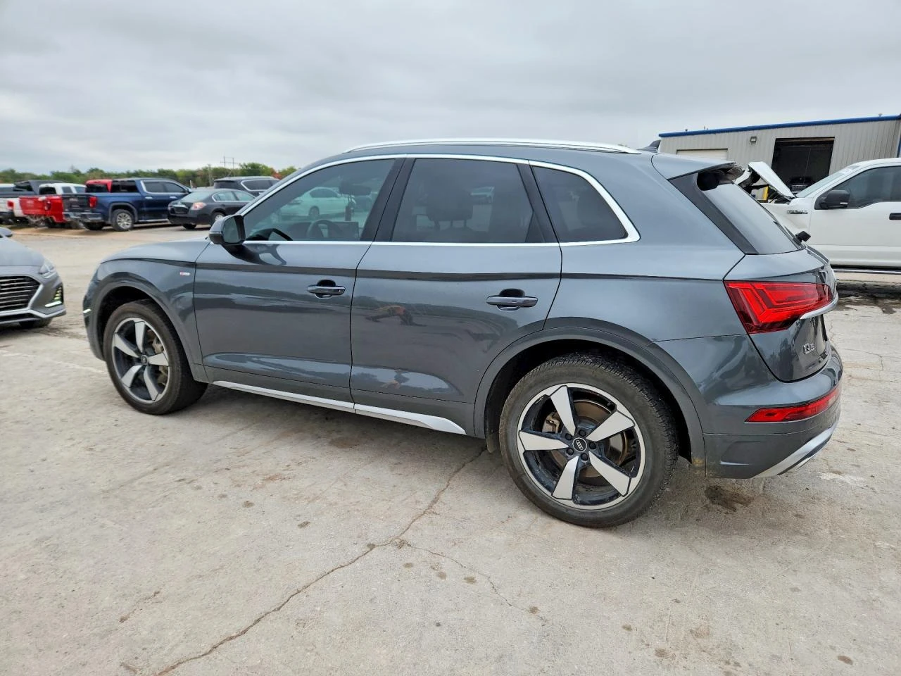 Audi Q5 2.0l Premium Plus 45, снимка 2 - Автомобили и джипове - 56379548