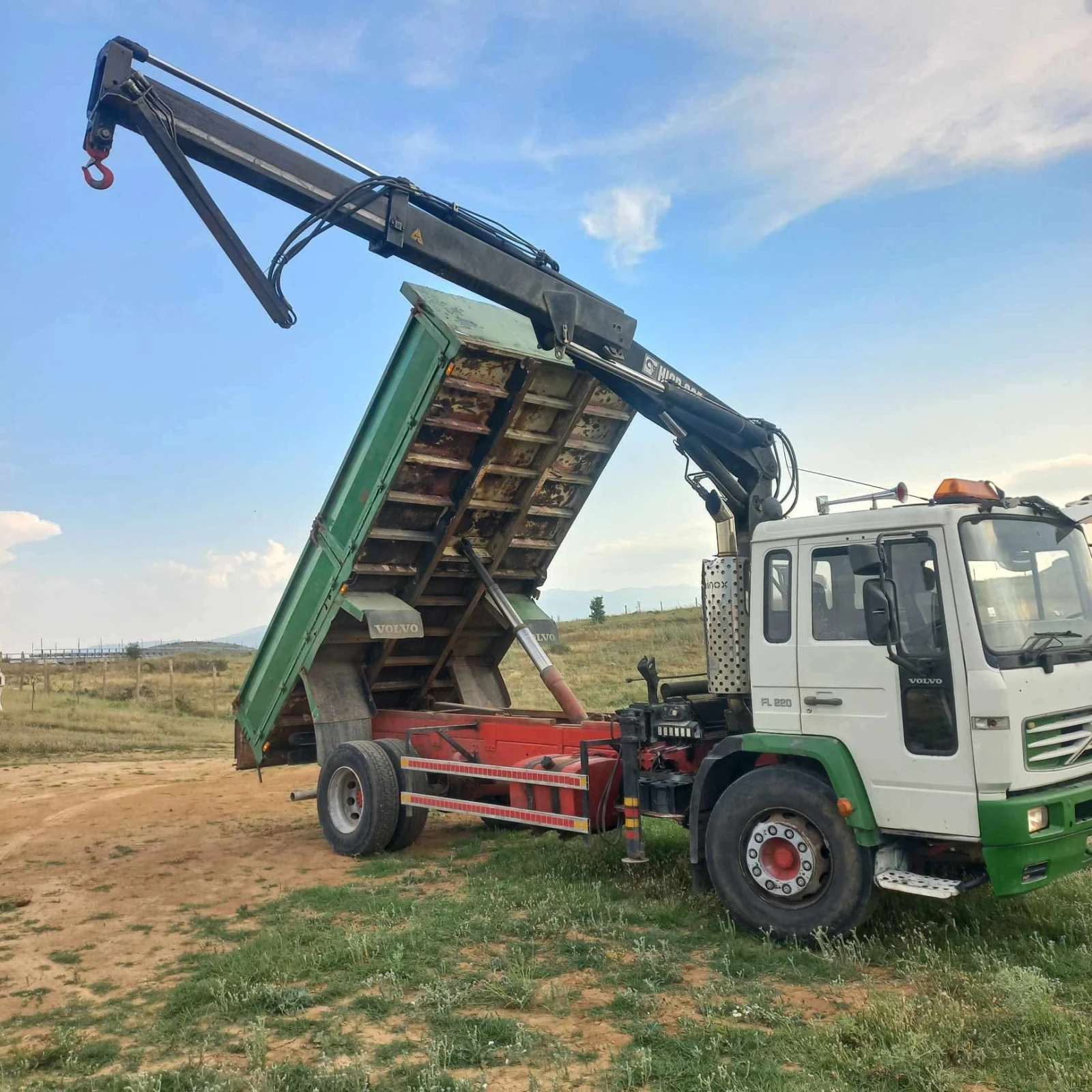 Volvo Fl Самосвал , кран - изображение 2