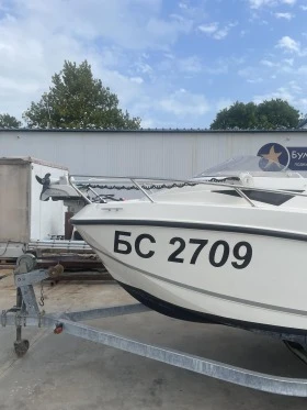 Лодка Quicksilver 455 cabin, снимка 13