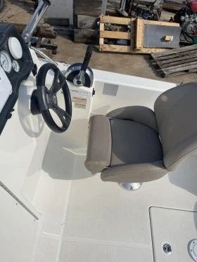 Лодка Quicksilver 455 cabin, снимка 17