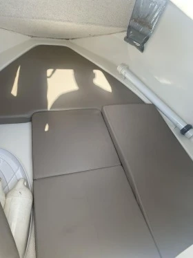 Лодка Quicksilver 455 cabin, снимка 15