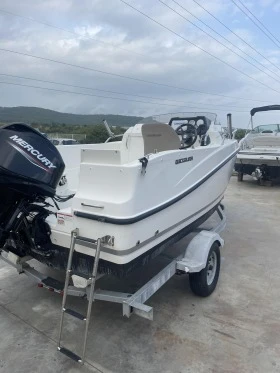      Quicksilver 455 cabin