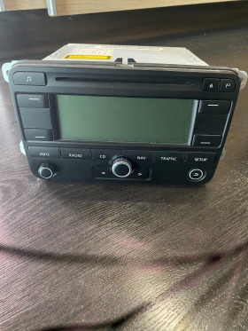 Оригинална радио навигационна система за VW, снимка 1 - Части - 45428944