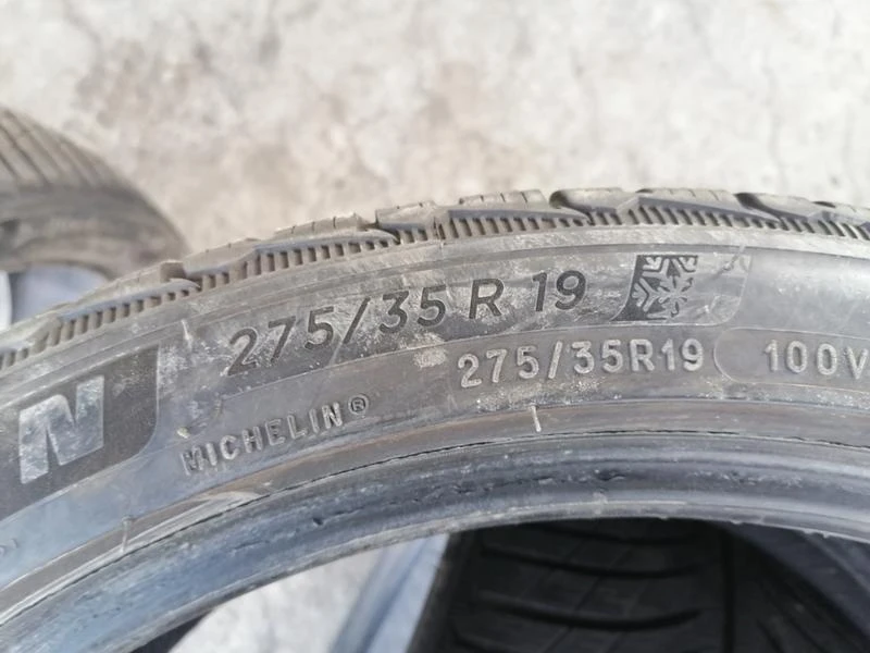 Гуми Зимни 275/35R19, снимка 14 - Гуми и джанти - 31528099