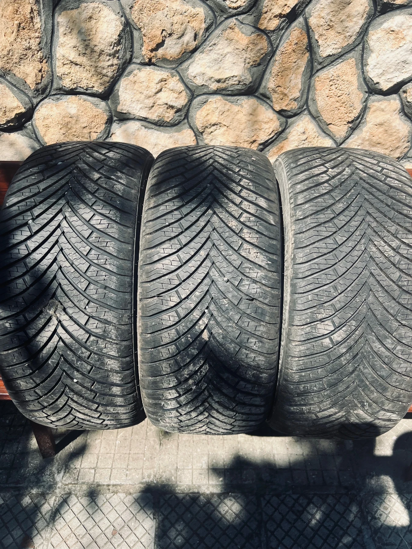 Гуми Всесезонни 245/40R18