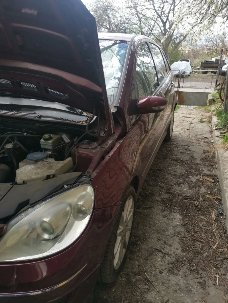 Mercedes-Benz B 180 Дизел, снимка 8 - Автомобили и джипове - 37829608