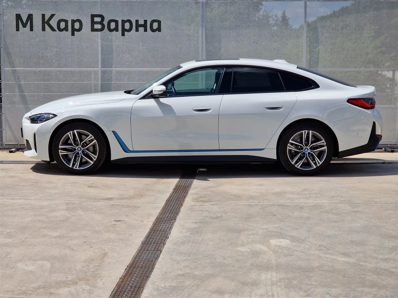 BMW i4 eDrive40 Гран Купе, снимка 4 - Автомобили и джипове - 41397041