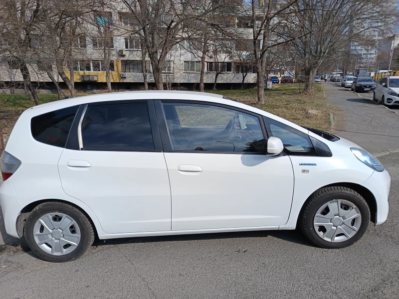 Honda Jazz Хибрид , снимка 10 - Автомобили и джипове - 48685060