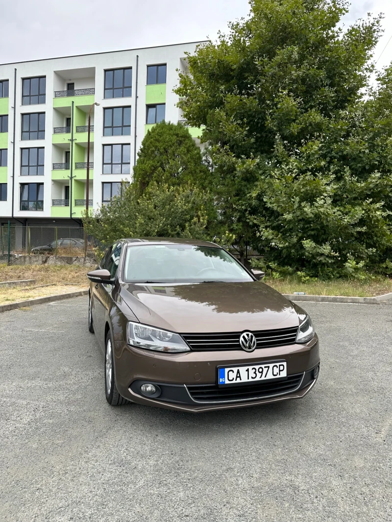 VW Jetta 1.6 TDI, снимка 1 - Автомобили и джипове - 47464149