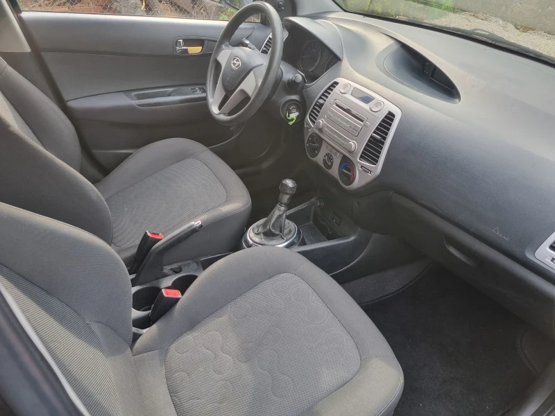 Hyundai I20 1.25, снимка 15 - Автомобили и джипове - 47299370